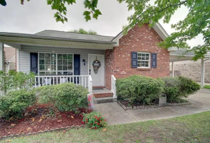 Charming Family Cottage Near Pass Christian Beach!