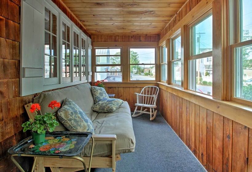 Charming Pine Point Cottage 2 Blocks To Ocean!