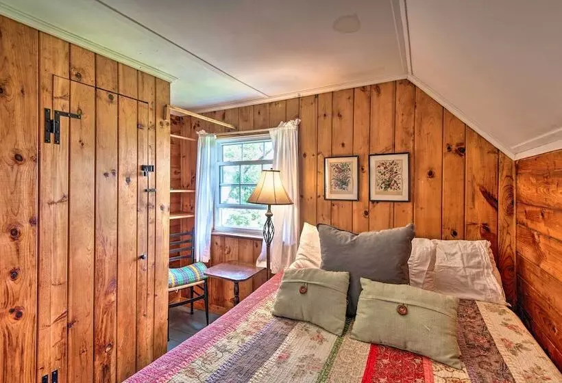 Charming Pine Point Cottage   2 Blocks To Ocean!