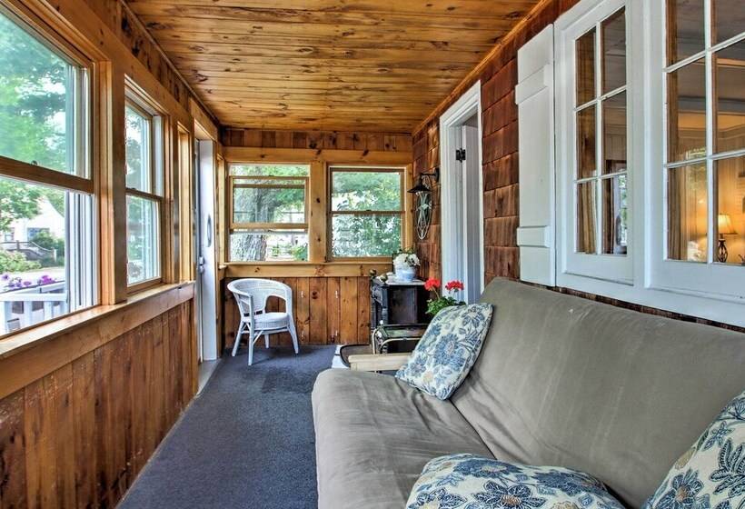 Charming Pine Point Cottage 2 Blocks To Ocean!