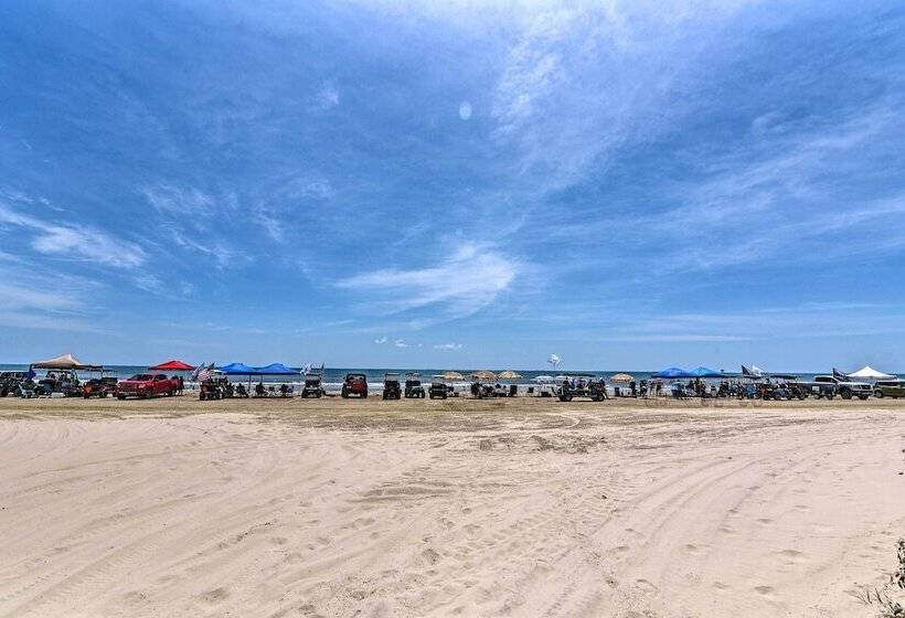 Walk To Beach: Chic Crystal Beach Escape W/ Deck!