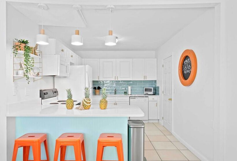 Chic Ocean Oasis W/ Heated Pool, 2 Blocks To Beach