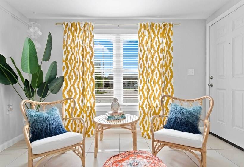 Chic Ocean Oasis W/ Heated Pool, 2 Blocks To Beach