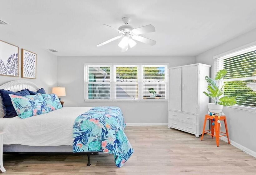 Chic Ocean Oasis W/ Heated Pool, 2 Blocks To Beach