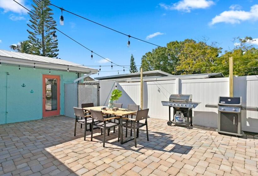 Chic Ocean Oasis W/ Heated Pool, 2 Blocks To Beach