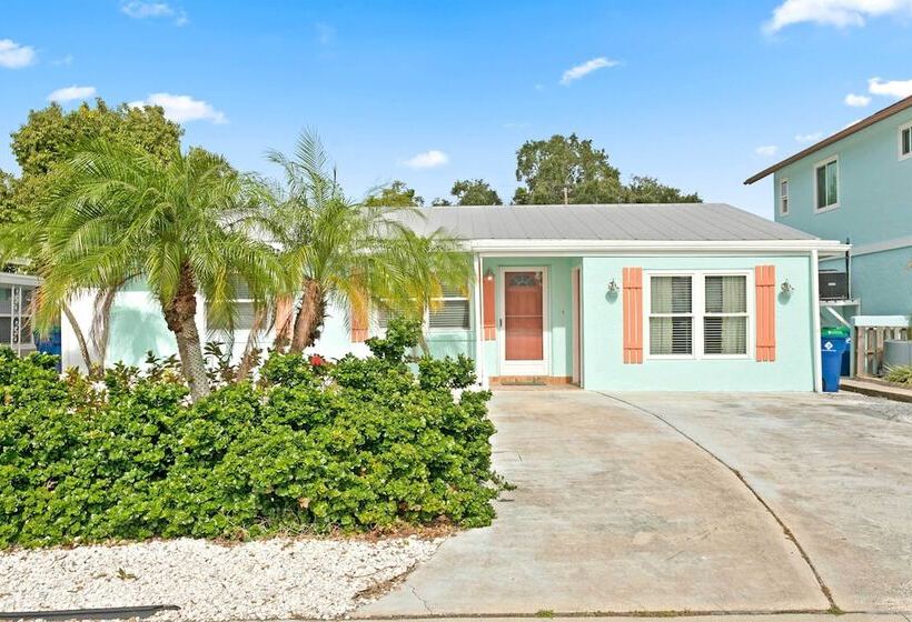 Chic Ocean Oasis W/ Heated Pool, 2 Blocks To Beach