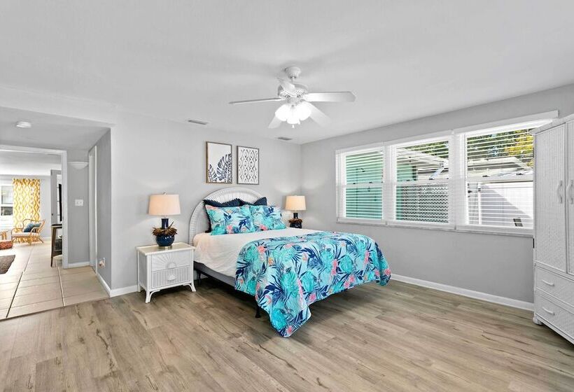 Chic Ocean Oasis W/ Heated Pool, 2 Blocks To Beach