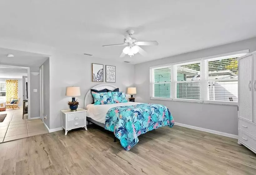 Chic Ocean Oasis W/ Heated Pool, 2 Blocks To Beach