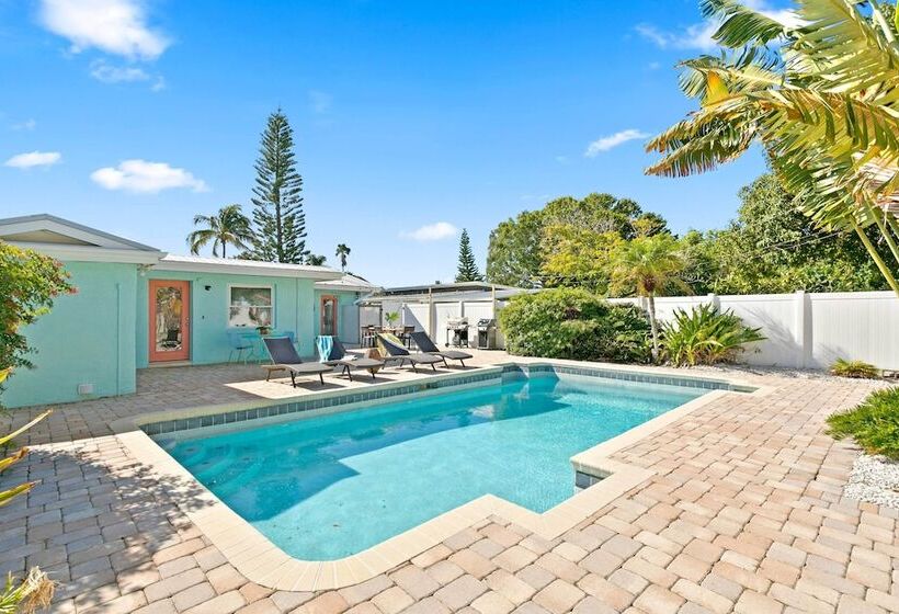 Chic Ocean Oasis W/ Heated Pool, 2 Blocks To Beach
