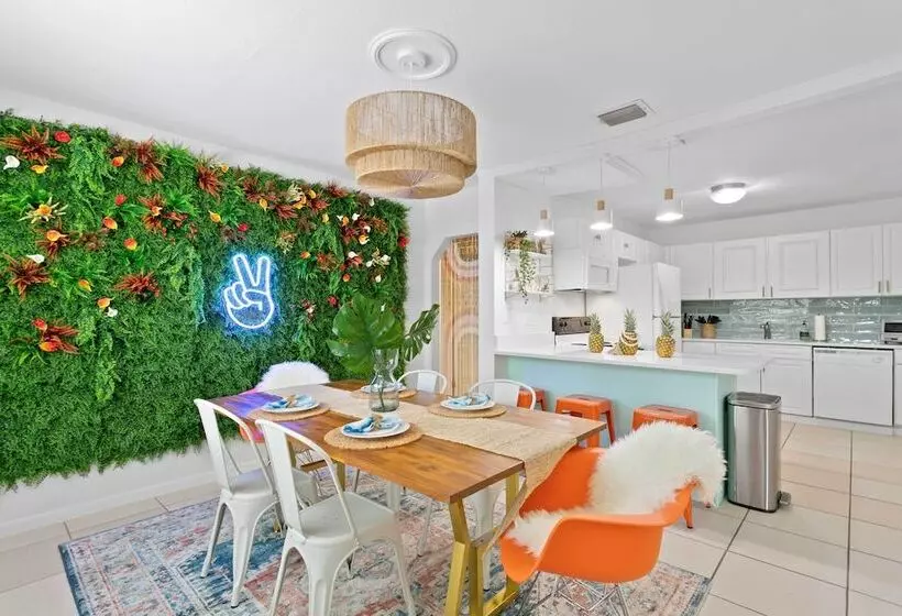 Chic Ocean Oasis W/ Heated Pool, 2 Blocks To Beach
