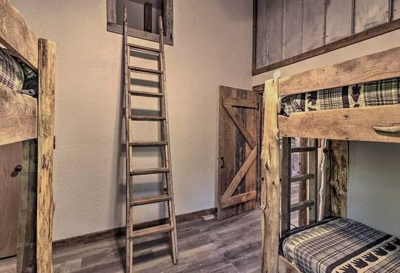 Cj S Crooked Hideaway    Secluded Retreat!