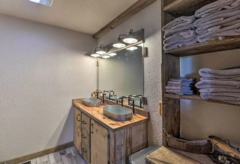 Cj S Crooked Hideaway    Secluded Retreat!
