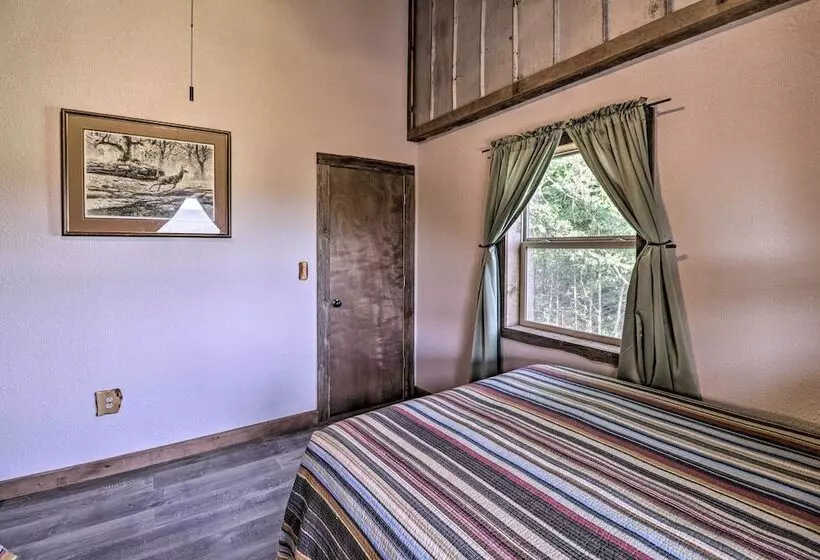 Cj S Crooked Hideaway    Secluded Retreat!