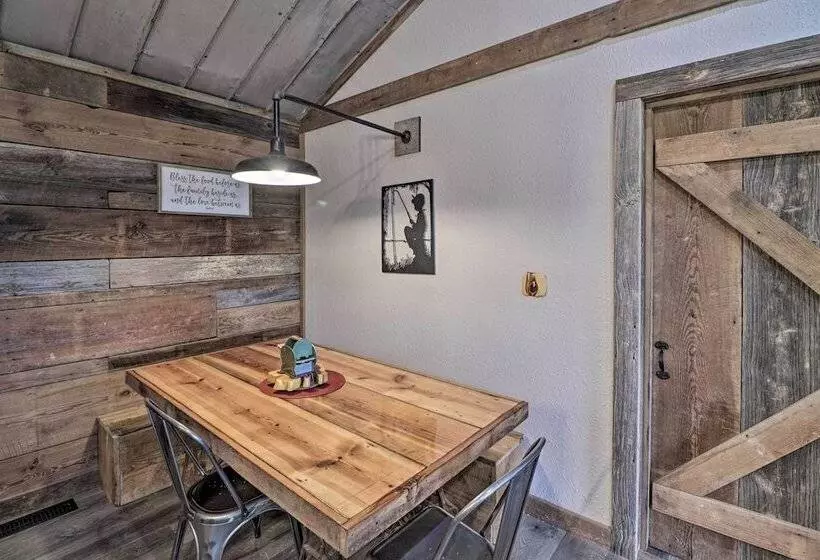 Cj S Crooked Hideaway    Secluded Retreat!
