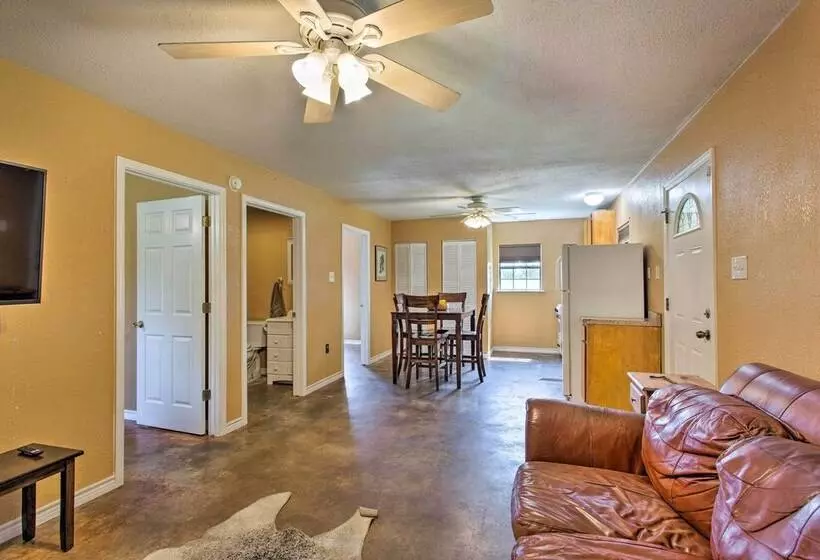 Texas Countryside Retreat On 130 Acres!