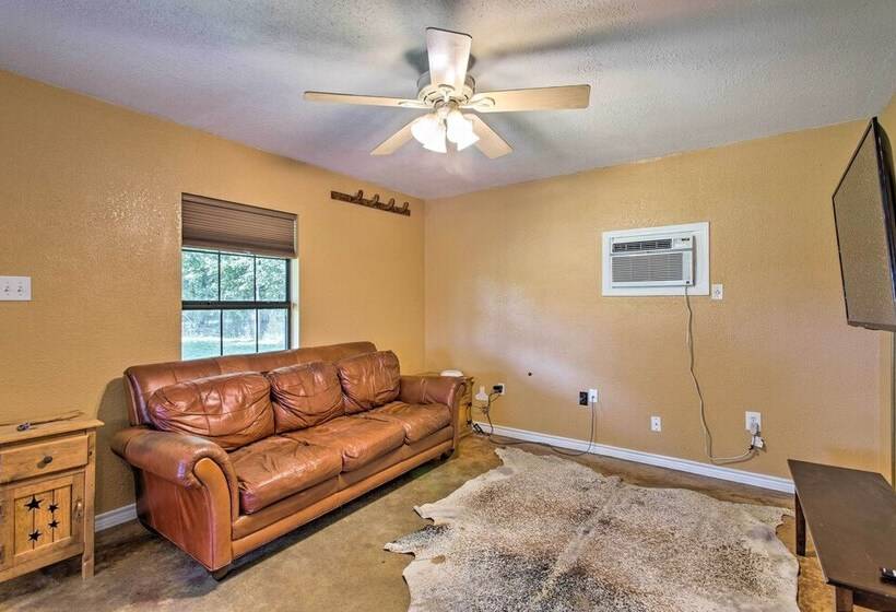 Texas Countryside Retreat On 130 Acres!