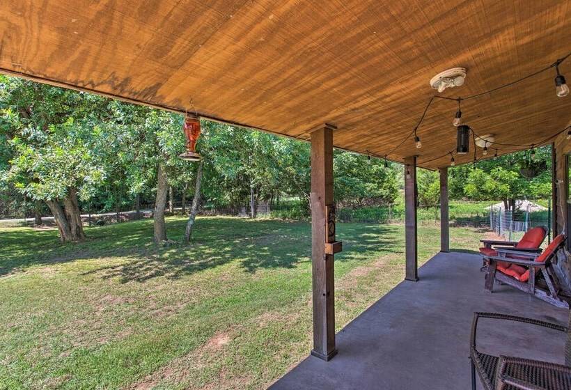 Texas Countryside Retreat On 130 Acres!