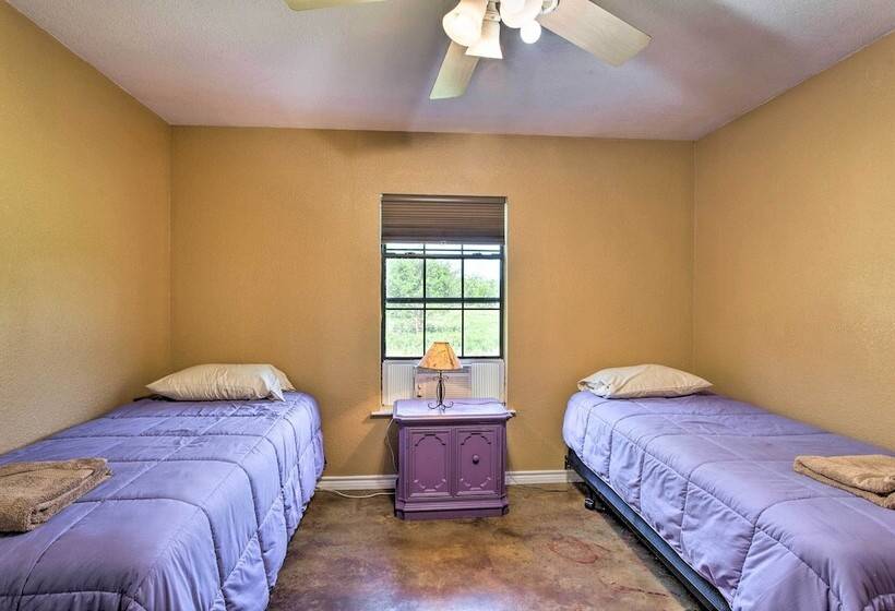 Texas Countryside Retreat On 130 Acres!