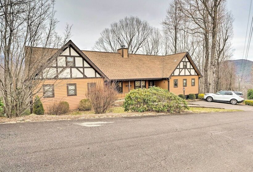 Cozy Burnsville Cabin W/ Deck & Mountain Views
