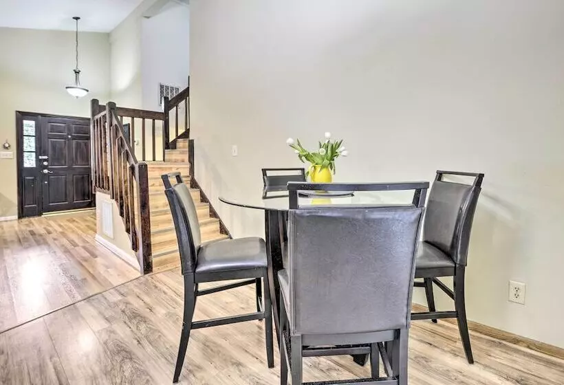 Cozy Cary Abode ~ 10 Mi To Downtown Raleigh!