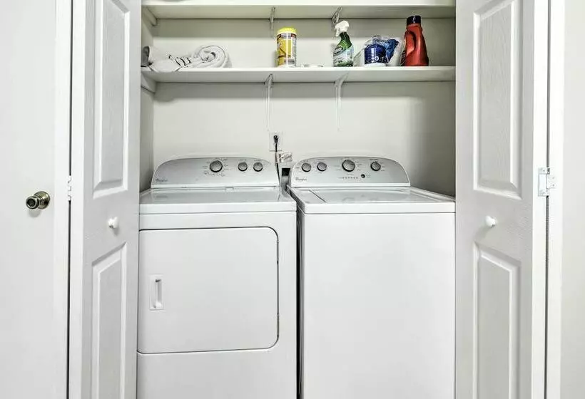 Cozy Cary Abode ~ 10 Mi To Downtown Raleigh!