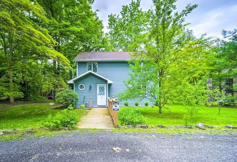 Cozy Retreat W/ Hot Tub, On Sleepy Hollow Lake!