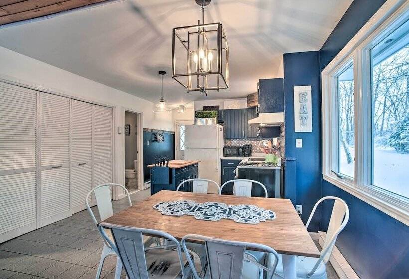 Cozy Retreat W/ Hot Tub, On Sleepy Hollow Lake!