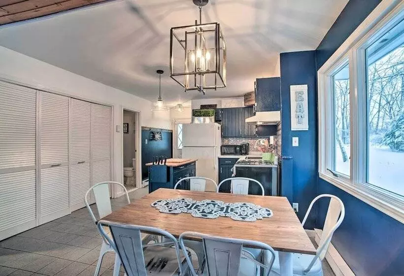 Cozy Retreat W/ Hot Tub, On Sleepy Hollow Lake!