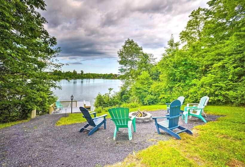 Cozy Retreat W/ Hot Tub, On Sleepy Hollow Lake!