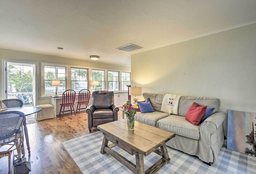 Ephraim Home W/ Yard Walk To Lake Michigan!