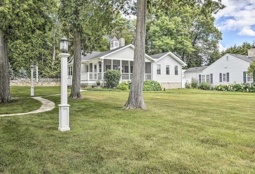 Ephraim Home W/ Yard Walk To Lake Michigan!