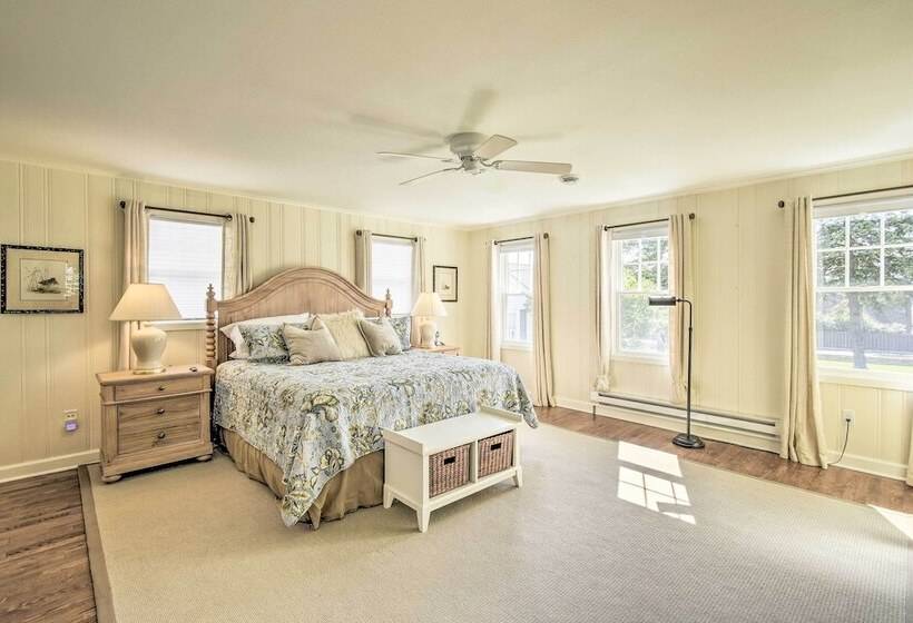 Ephraim Home W/ Yard Walk To Lake Michigan!