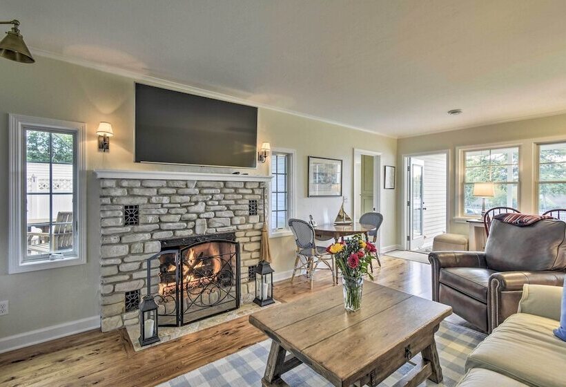 Ephraim Home W/ Yard Walk To Lake Michigan!