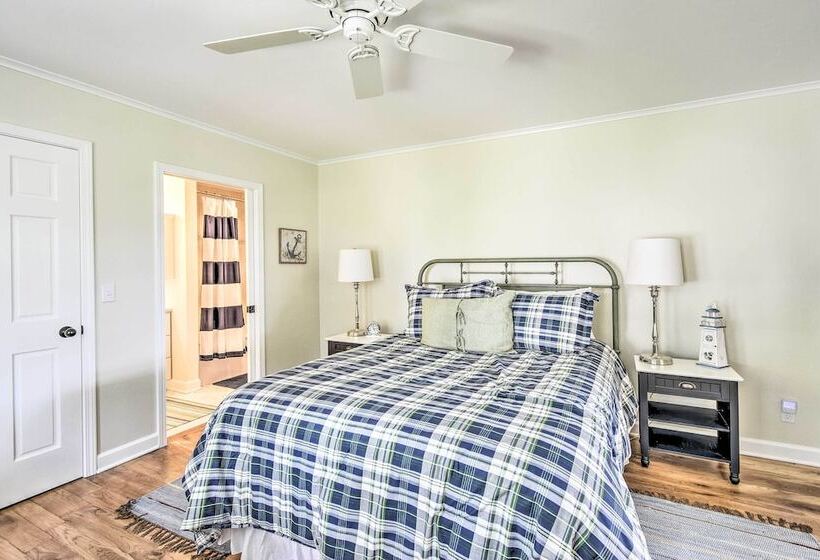 Ephraim Home W/ Yard Walk To Lake Michigan!