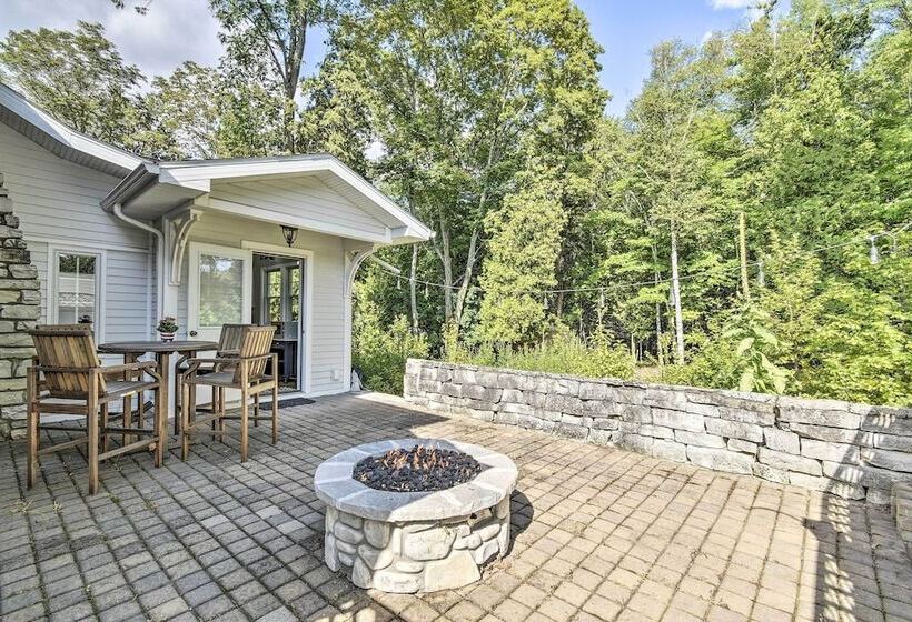 Ephraim Home W/ Yard Walk To Lake Michigan!