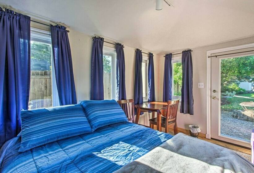 Eugene Retreat: Large Yard + Central Location