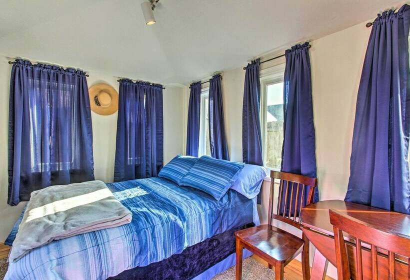 Eugene Retreat: Large Yard + Central Location