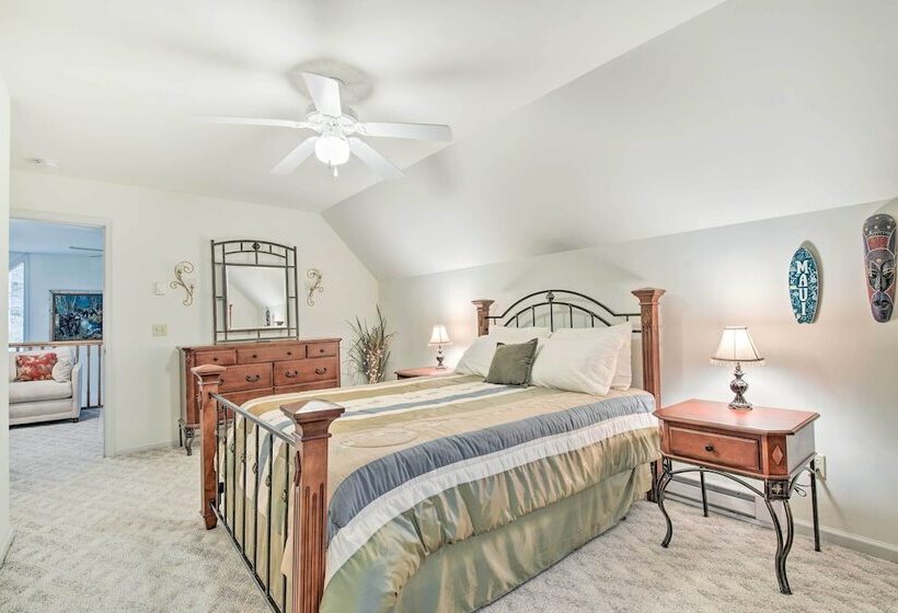 Lackawaxen Family Home W/ Lake Access!