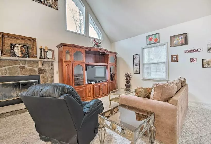Lackawaxen Family Home W/ Lake Access!