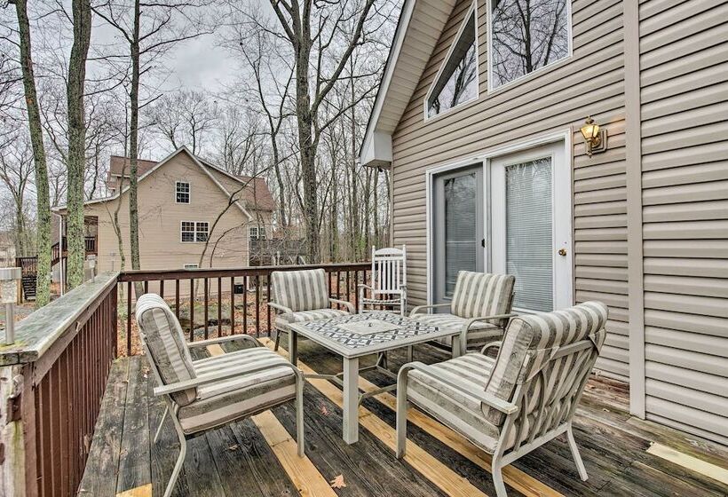 Lackawaxen Family Home W/ Lake Access!