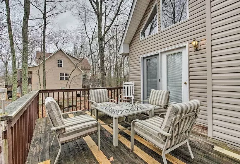 Lackawaxen Family Home W/ Lake Access!