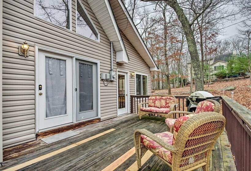 Lackawaxen Family Home W/ Lake Access!