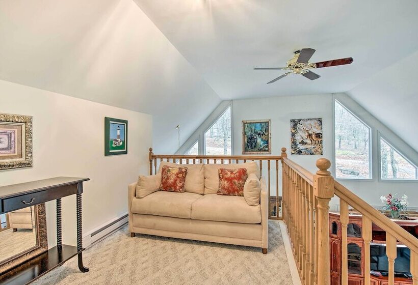 Lackawaxen Family Home W/ Lake Access!