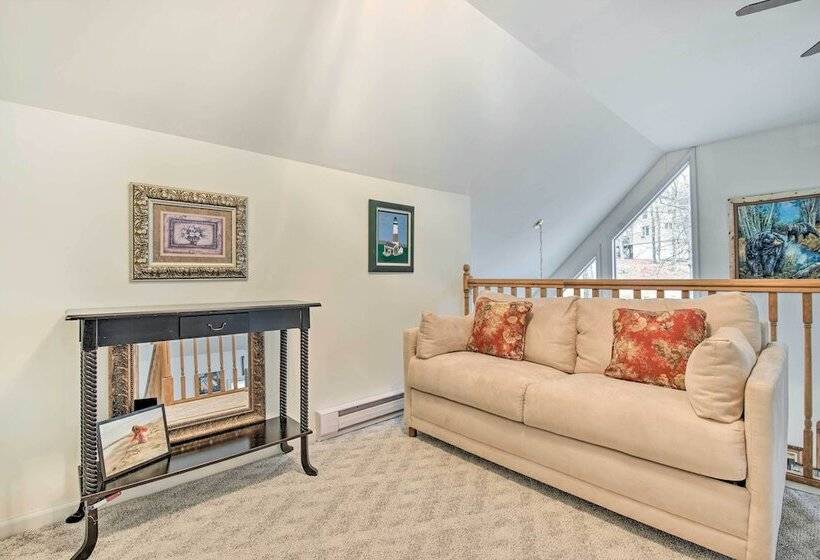 Lackawaxen Family Home W/ Lake Access!