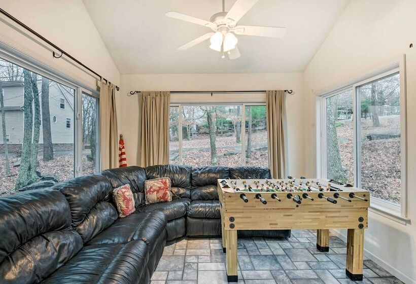 Lackawaxen Family Home W/ Lake Access!