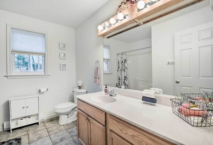 Lackawaxen Family Home W/ Lake Access!