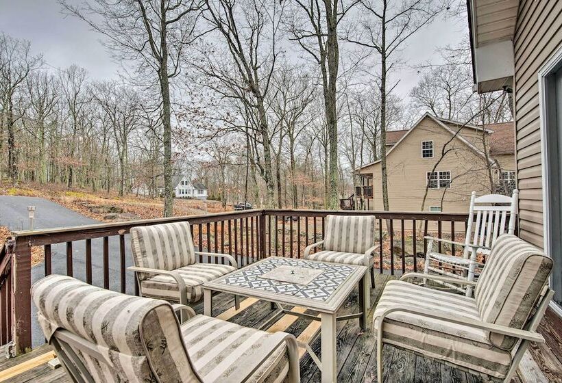 Lackawaxen Family Home W/ Lake Access!