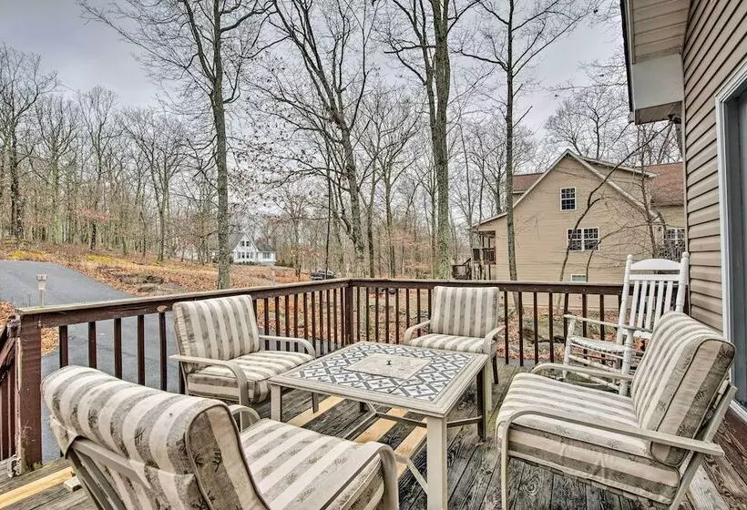 Lackawaxen Family Home W/ Lake Access!