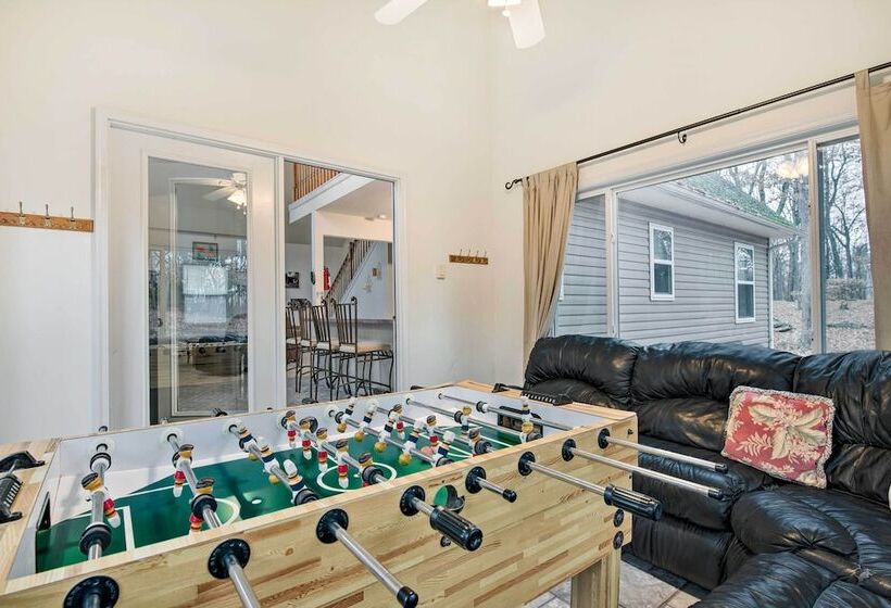 Lackawaxen Family Home W/ Lake Access!