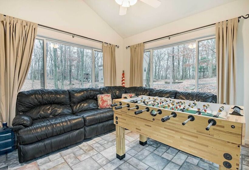 Lackawaxen Family Home W/ Lake Access!